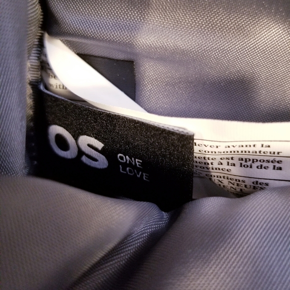 Mint Timbuk2 padded laptop backpack gray 17x12x5 - Picture 4 of 11